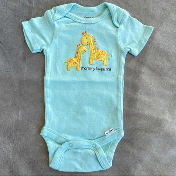 Set of 3 Gerber Baby Onesies - Picture 2 of 10